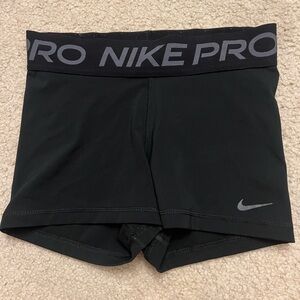Nike pro shorts women’s size small black